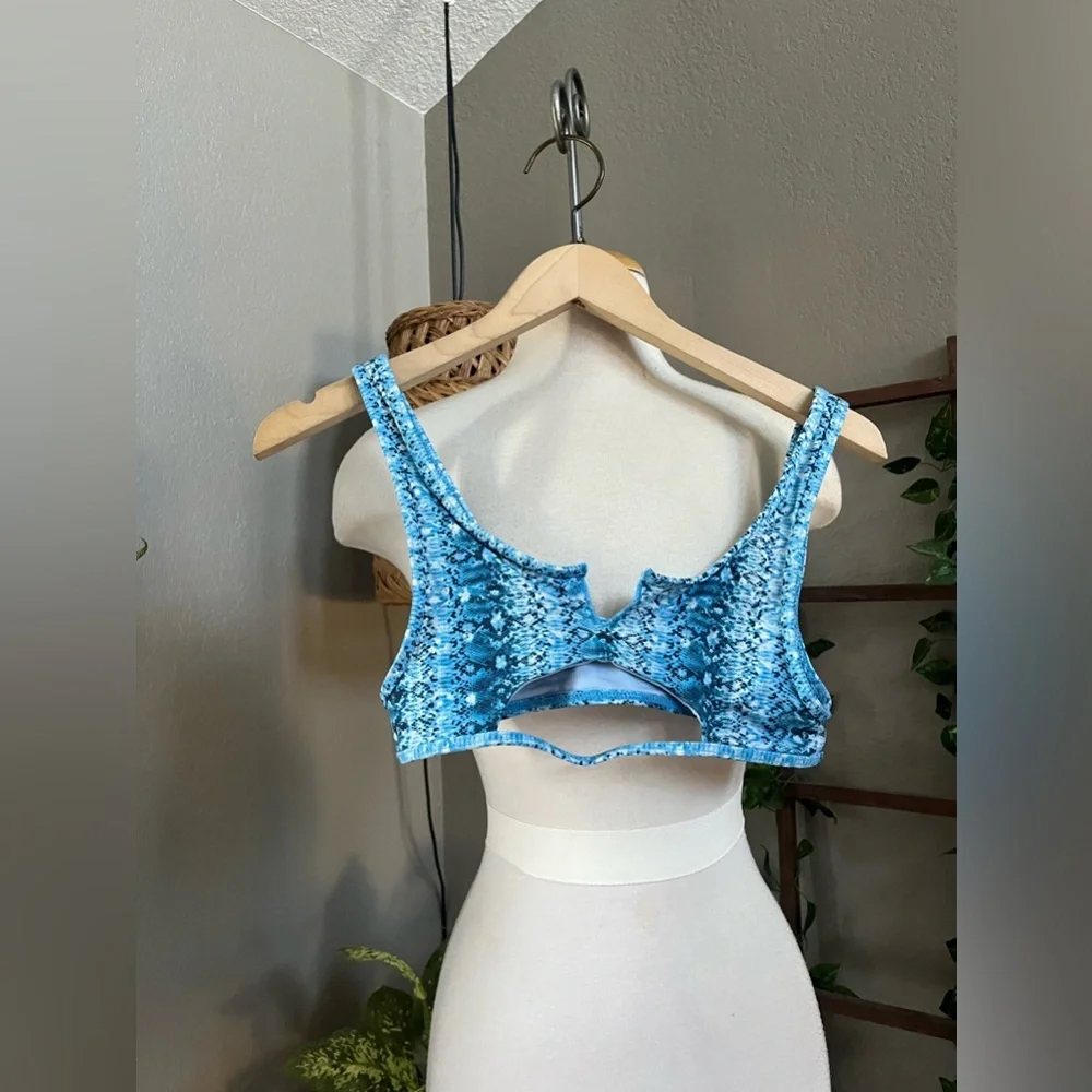 Frankies Bikinis 2 Pc Set Lulu Top and Kenz Bottom